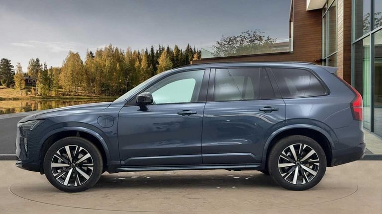 2025 Volvo XC90 Plus, T8 AWD Plug-in hybrid, Electric/Petrol, Dark, 7 Seats ESTATE Petrol/Electri...