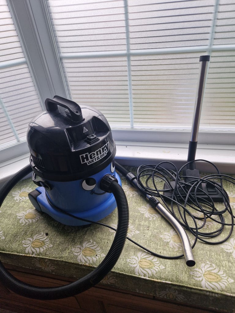 Henry wet and dry hoover