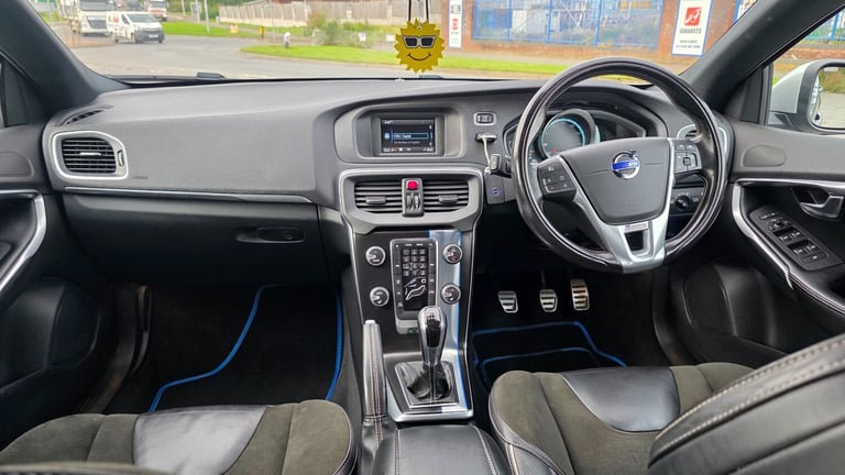 2015 Volvo V40 T2 [122] R DESIGN 5dr HATCHBACK Petrol Manual