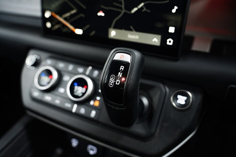 2024 Land Rover Defender 3.0 D250 X-Dynamic HSE 90 3dr Auto ESTATE DIESEL Automatic