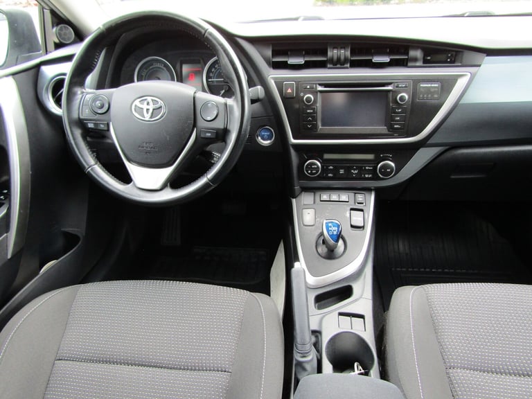 LEFT HAND DRIVE TOYOTA AURIS