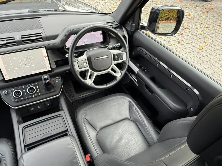 2022 Land Rover Defender 110 3.0 D300 MHEV HSE SUV 5dr Diesel Auto 4WD Euro 6 (s/s) (300 ps) ESTA...