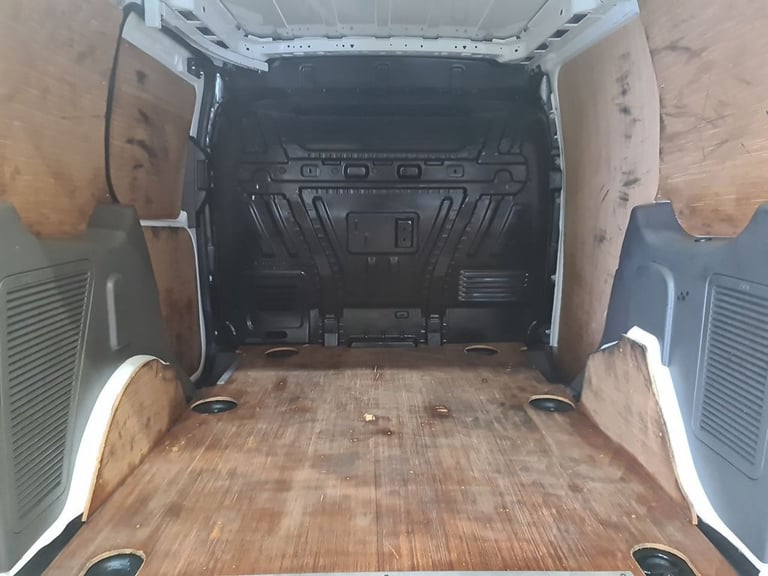 FORD TRANSIT CONNECT 1.5 200 ECOBLUE TREND P/V L1 100 BHP SWB DIESEL