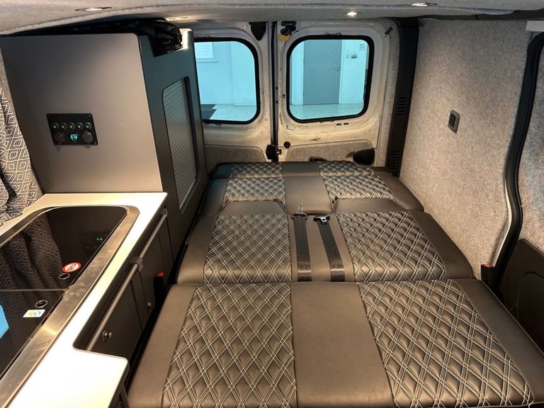 2015 Renault Trafic 1.6 dCi 27 Business camper conversion, 6 seats 5dr Diesel Manual SWB Standa C...