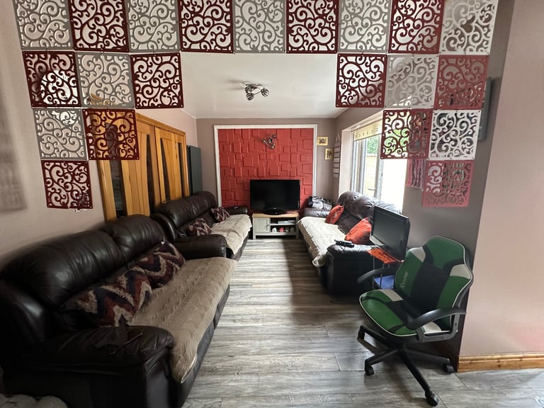 3 bedroom house 2 bathroom 