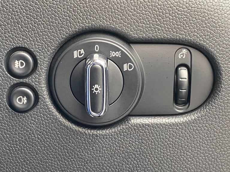 2017 MINI Hatch 2.0 Cooper S 3dr - Sat Nav &amp; Parking Sensors &amp; Chili Pack HATCHBACK Petro...