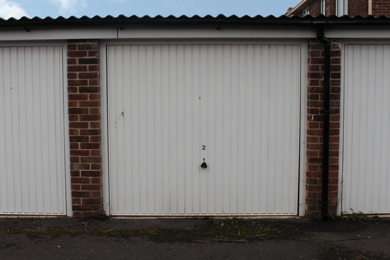 Garage to Rent 