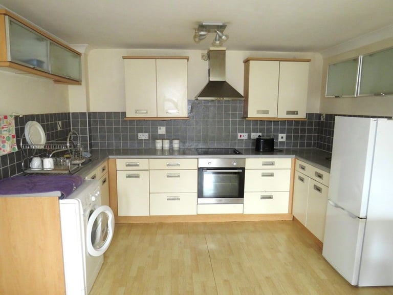 2 bedroom 2 bath flat for rent in Heston Hounslow TW5