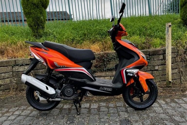 NEW MGB R8 125cc Sports Scooter Affordable Reliable Commuter A1 Licence Learn...