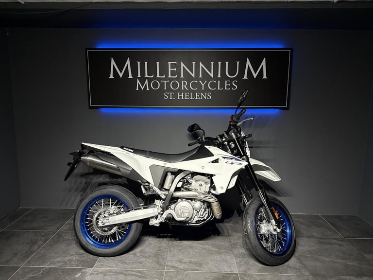 SUZUKI DRZ 400 UPDATED MODEL 400CC SUPERMOTO