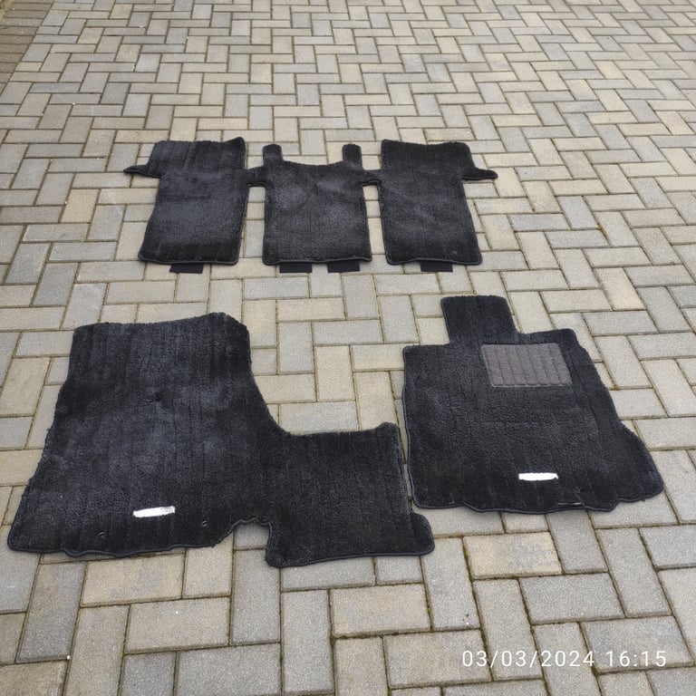 image for NISSAN ELGRAND E52 PE52 PLUSH BLACK CARPET CARPETS FULL ORIGINAL SET 