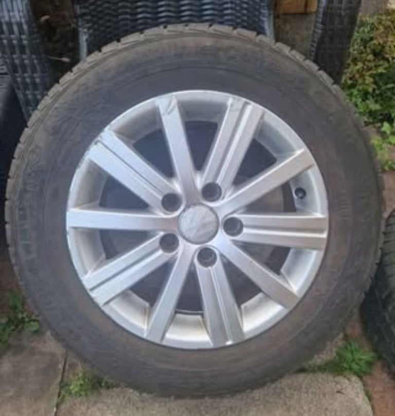 VW Golf alloy wheels