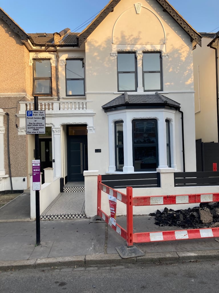 Stunning New Development of 2 properties. 8 flats in Total. 5 mins walk to Croydon Train Station 