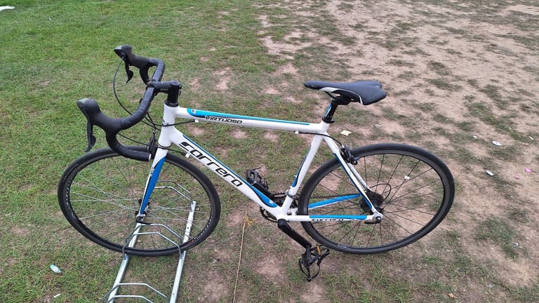 Carrera Virtuoso Road Bike 54cm Frame – Shimano Gears, Continental Tyres, Selle Italia Saddle