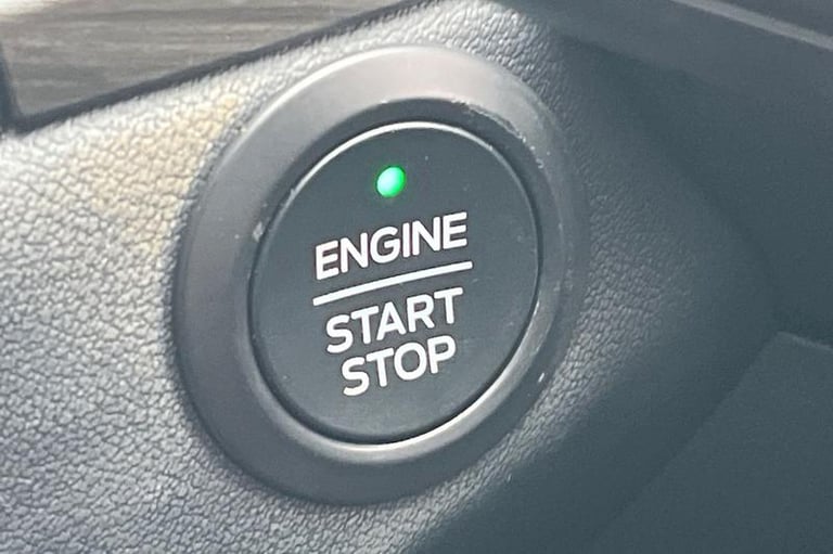 2024 Ford Kuga 2.5 Duratec 14.4kWh Vignale SUV 5dr Petrol Plug-in Hybrid CVT Euro 6 (s/s) SUV Hyb...