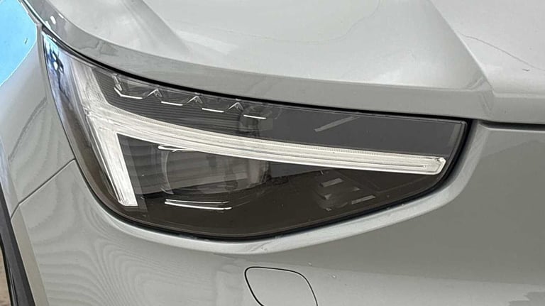 2024 Volvo XC40 2.0 B4P Ultra Dark 5dr Auto SUV Petrol Automatic