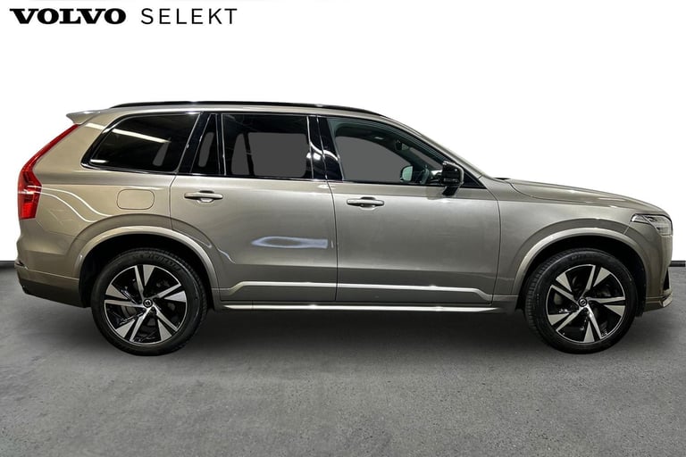2021 Volvo XC90 Recharge R-Design, T8 AWD plug-in hybrid, 7 Seats ESTATE Petrol/Electric Hybrid A...
