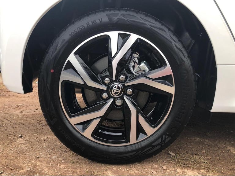 2025 Toyota Yaris 1.5 Hybrid Design 5dr CVT Hatchback Hybrid Automatic