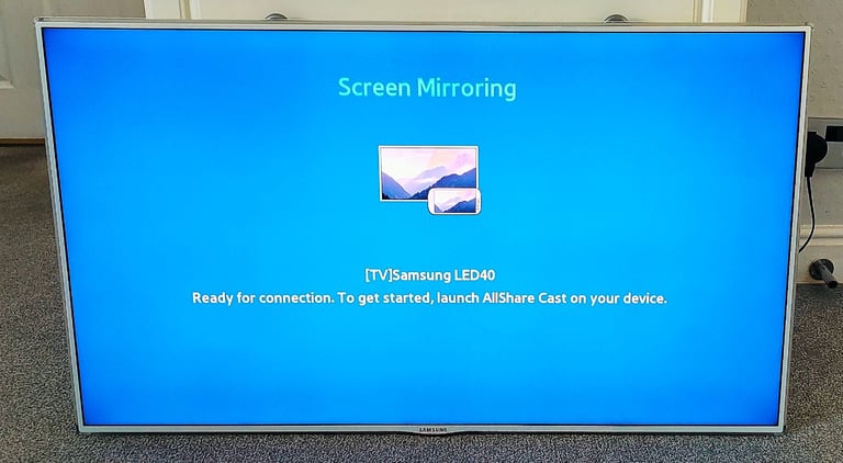 40" WHITE SAMSUNG WALL MOUNT FHD SLIM LED WIFI TV LTD APPS SCREEN MIRRORING RC & NEW WALL BRACKETS