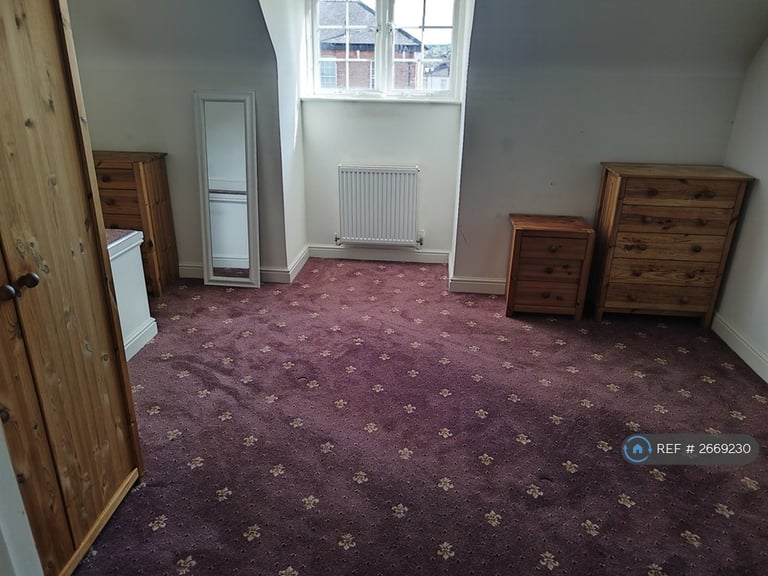 1 bedroom in Village Mews, Burton-On-Trent, DE14 (#2669230)
