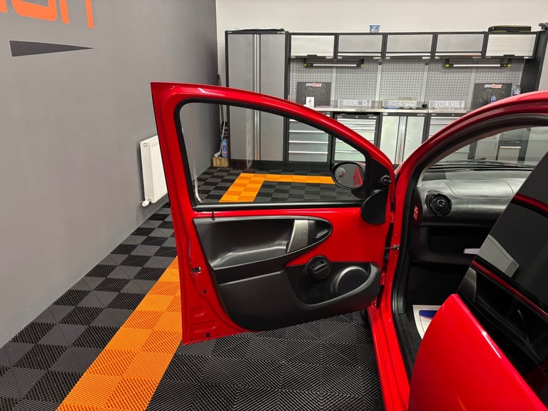 2013 Toyota AYGO 1.0 VVT-i Move with Style 5dr HATCHBACK Petrol Manual