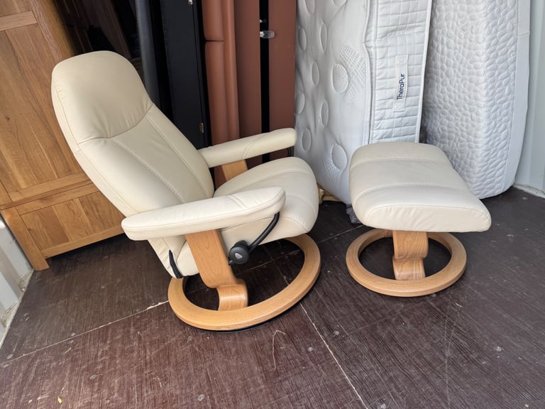 image for Ekornes Stressless Cream Leather Chair reclining & Footstool Possible Delivery 