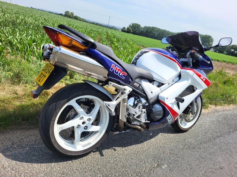 2004 54 HONDA VFR 800-5 HRC COLOURS VFR800 VTEC SPORTS TOURER NEW MOT