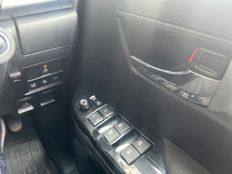 TOYOTA HILUX PICK-UP 2020 AUTOMATIC 