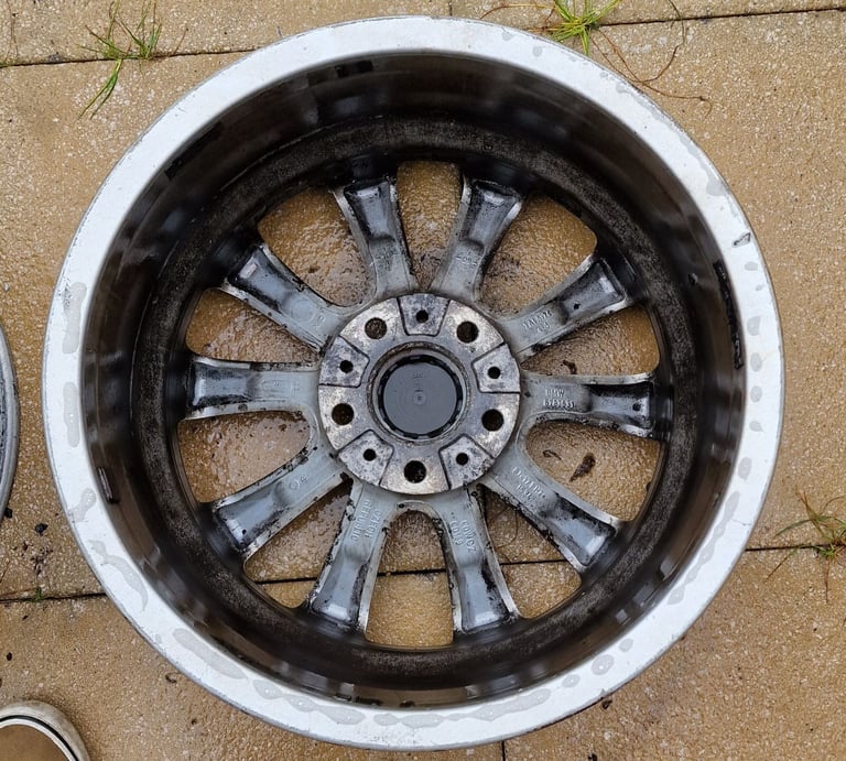  Pair of Genuine BMW 17" Alloy Wheels – 8Jx17 – No Cracks/Bends – Ideal for Refurb