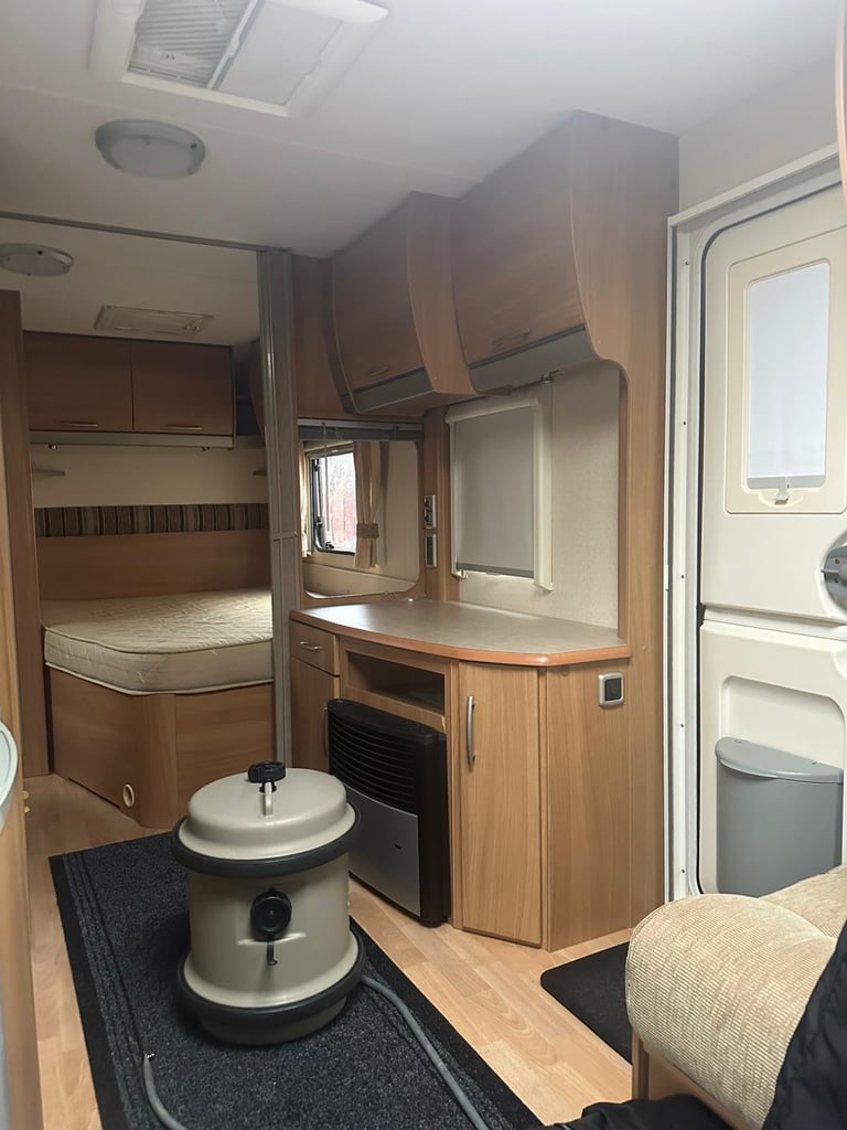 2008 Swift charisma 555 4 Berth with fixed bed