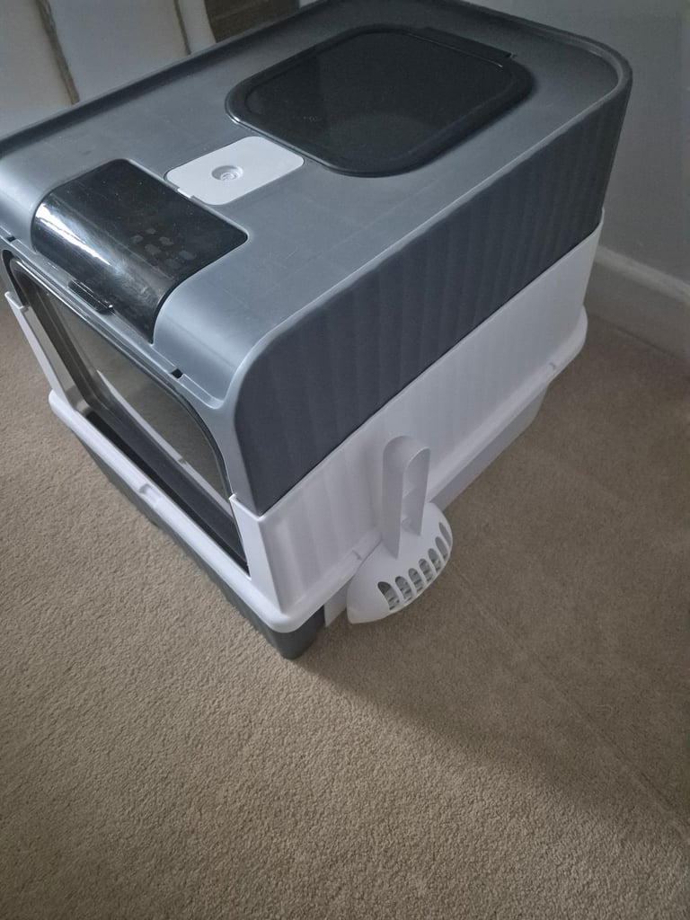 Cat litter box x2