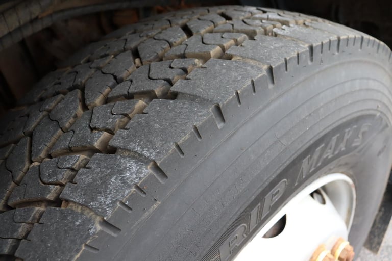 DAF LF55 220 4X2 DROPSIDE STEEL INSULATED TIPPER (2008)