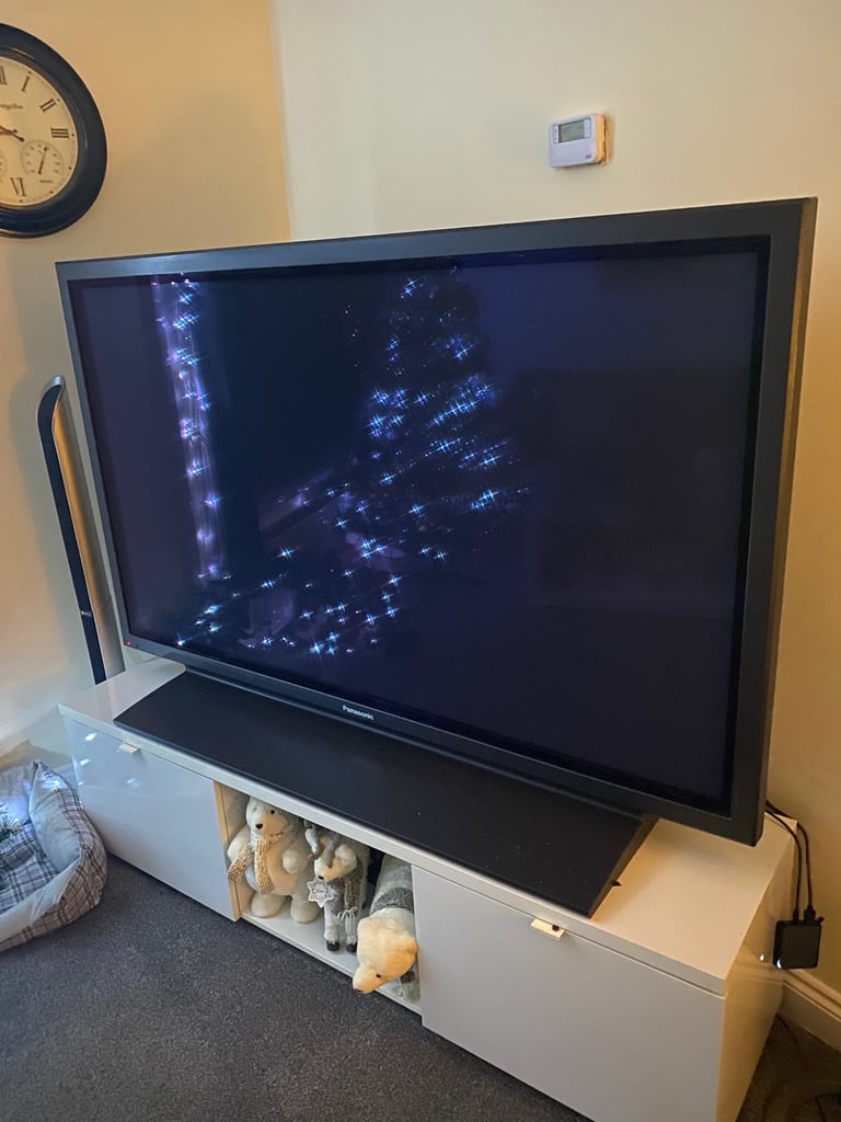 Professional Panasonic 65” tv  free please read add fully 
