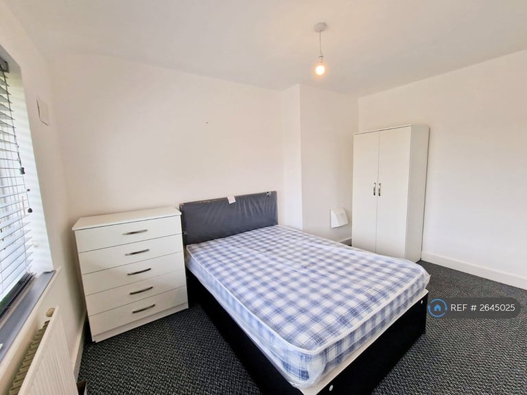 3 bedroom house in Aylesbury Crescent, Birmingham, B44 (3 bed) (#2645025)
