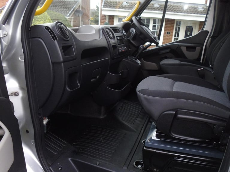 2014/63 Renault Master Wheelchair Accessible Driver and Passenger Transfer