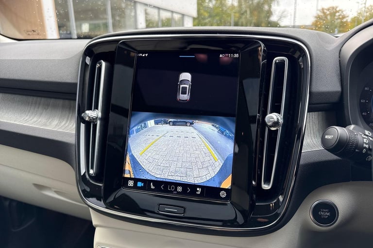 2022 Volvo XC40 2.0 B4 MHEV Ultimate SUV 5dr Petrol Hybrid DCT Auto Euro 6 (s/s) (197 ps) ESTATE ...