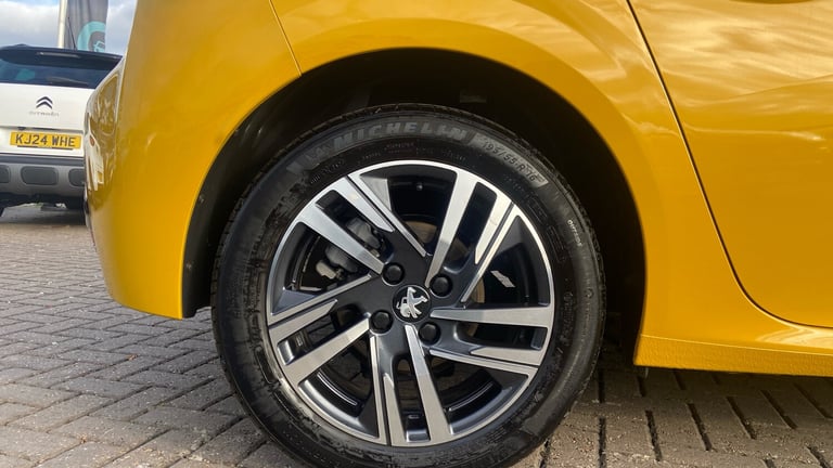 2023 Peugeot 208 1.2 PureTech Allure Premium + Hatchback 5dr Petrol Manual Euro 6 (s/s) (100 Hatc...