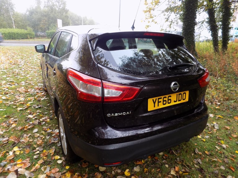 2017 Nissan Qashqai 1.2 DiG-T Acenta [Smart Vision Pack] 5dr Xtronic HATCHBACK Petrol Automatic