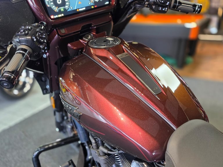 2025 HARLEY-DAVIDSON STREET GLIDE CVO FLHXSE 1982cc 121 650 MILE'S BAGGER