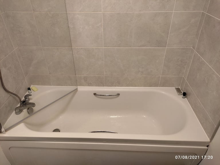 Spacious ground floor apartment near centre