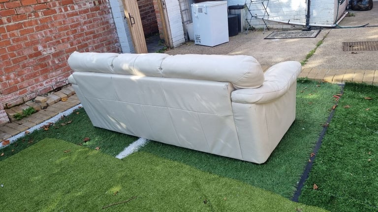 Lether sofa 3 seaters   Italian leather sofa beage 
