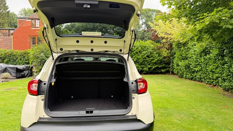 2016 Renault Captur 0.9 TCE 90 Dynamique S Nav 5dr HATCHBACK Petrol Manual