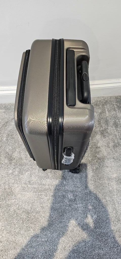 Ricardo Beverly Hills 21” Carry-On Hardcase Spinner Suitcase Luggage