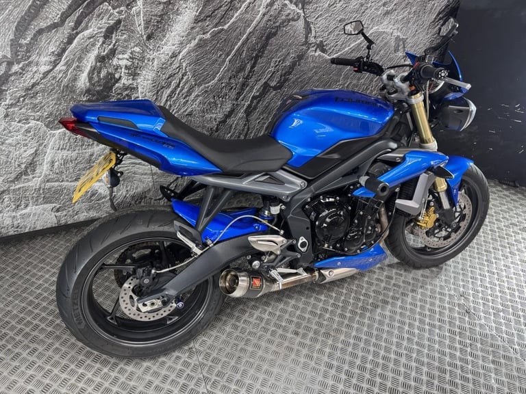 TRIUMPH STREET TRIPLE 675 2013