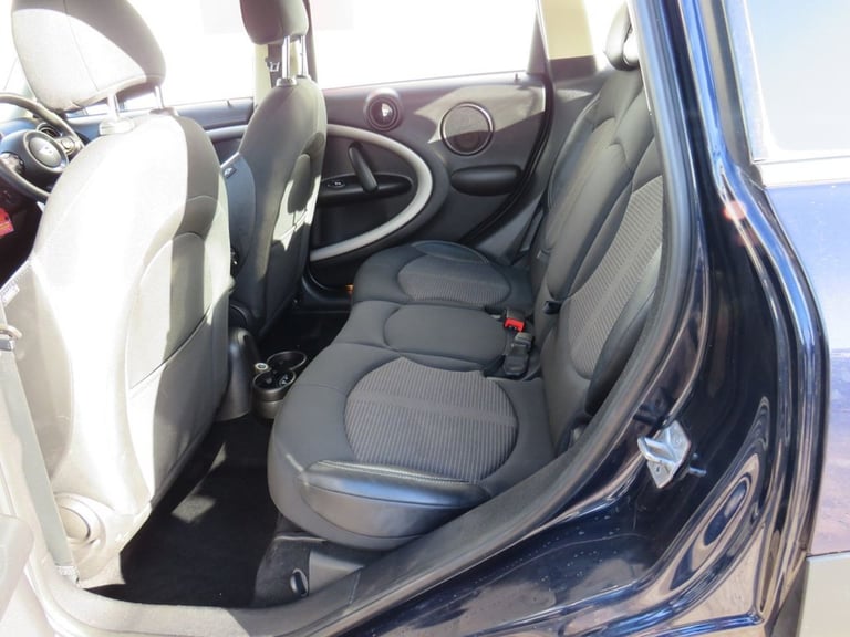 2015 MINI Countryman 1.6 Cooper 5dr Auto HATCHBACK PETROL Automatic