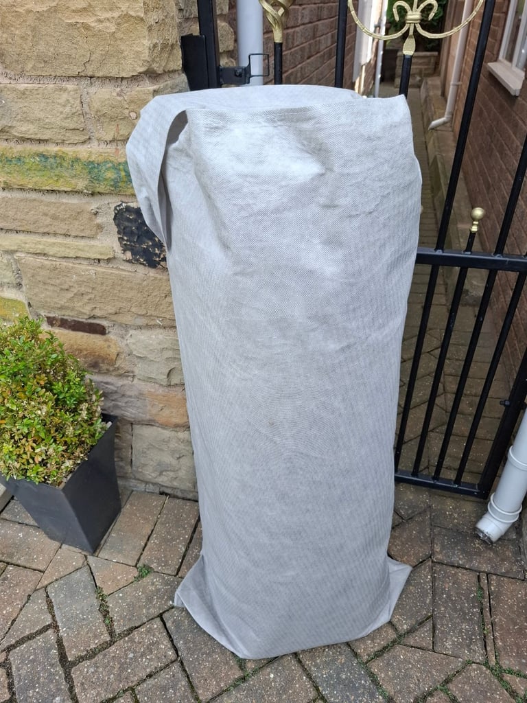 Specialised covers caravan cover.