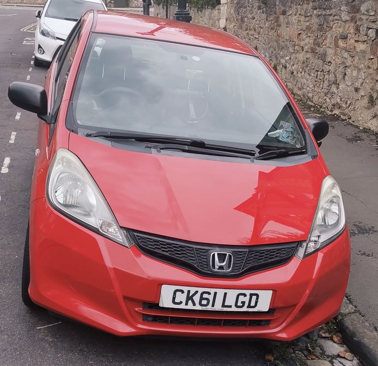 Honda Jazz 2011 – Excellent condition, cheap insurance, and Full service history