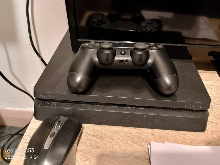 image for Like NEW PS4 slim 