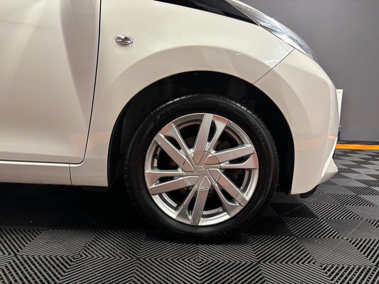 2014 Toyota AYGO 1.0 VVT-i X-Pression 5dr x-shift HATCHBACK Petrol Manual
