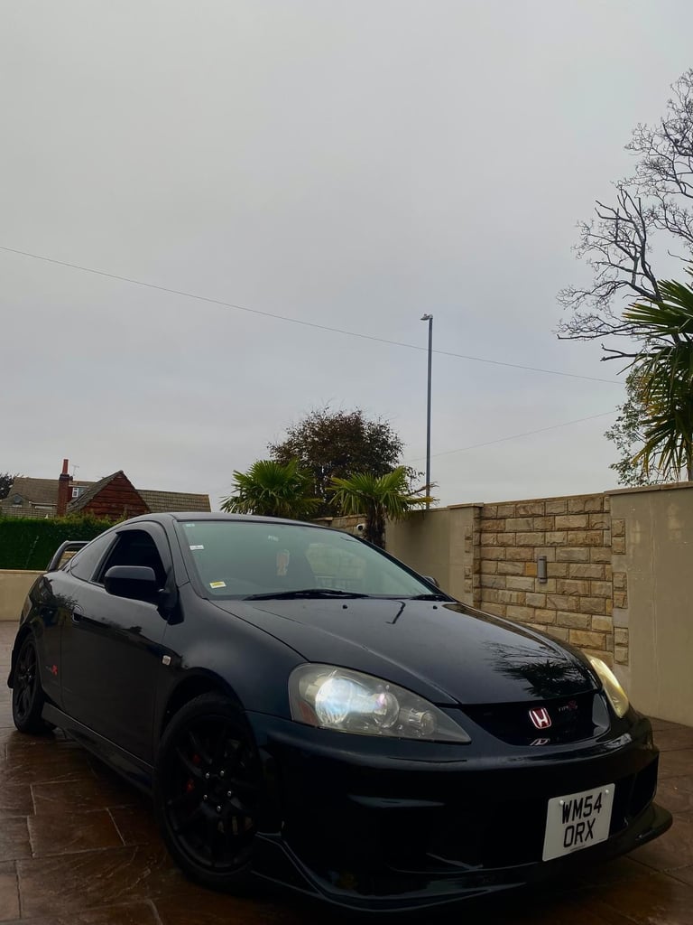 HONDA INTEGRA DC5 TYPE R *GRADE 4 IMPORT RUST FREE*